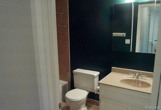 3733 Old Creek Road, Troy, MI 48084