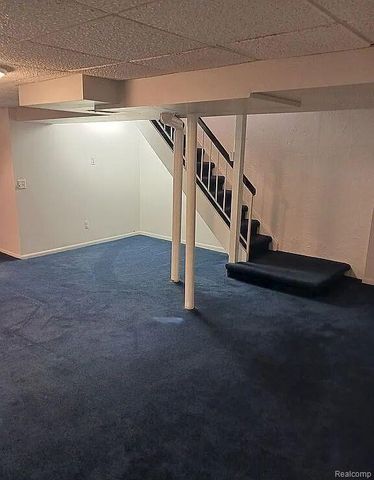 3733 Old Creek Road, Troy, MI 48084