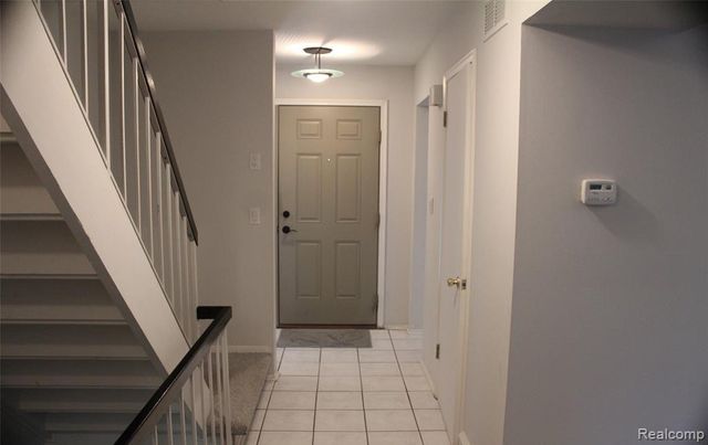 3733 Old Creek Road, Troy, MI 48084