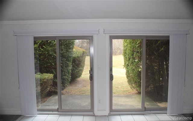 3733 Old Creek Road, Troy, MI 48084