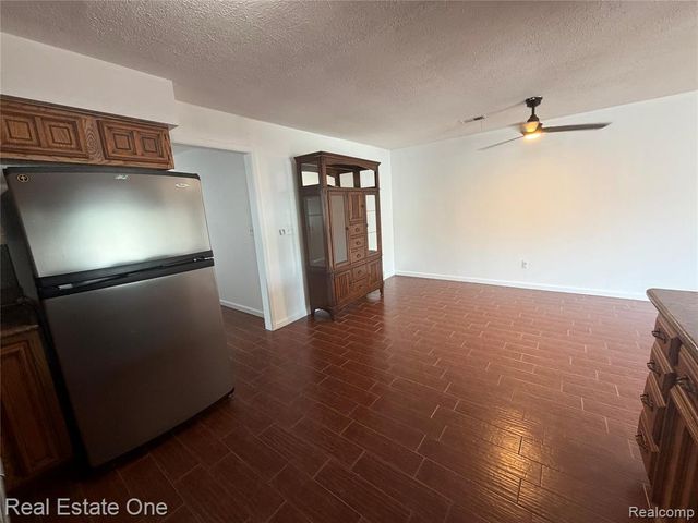 243 E 14 Mile Road, Clawson, MI 48017