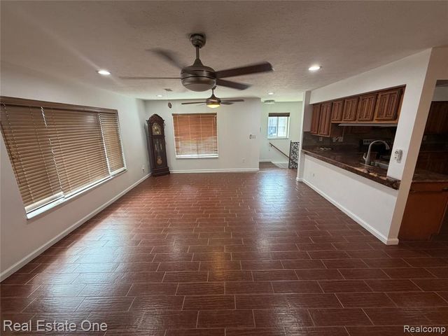 243 E 14 Mile Road, Clawson, MI 48017