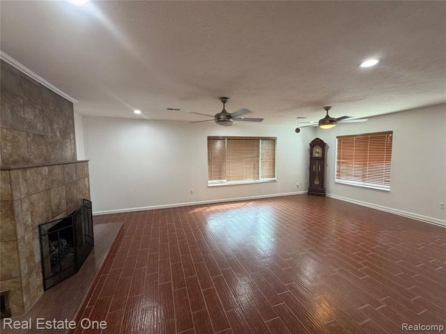 243 E 14 Mile Road, Clawson, MI 48017