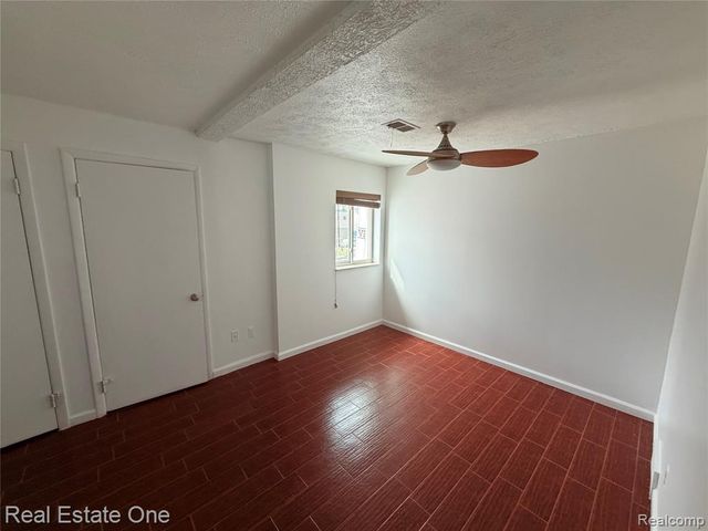 243 E 14 Mile Road, Clawson, MI 48017