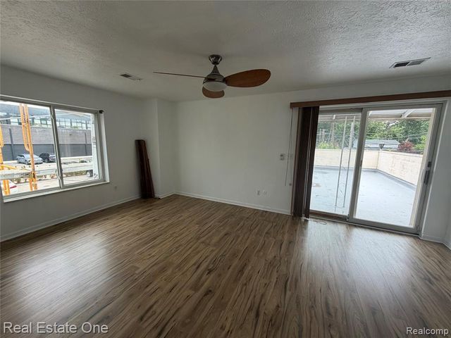 243 E 14 Mile Road, Clawson, MI 48017