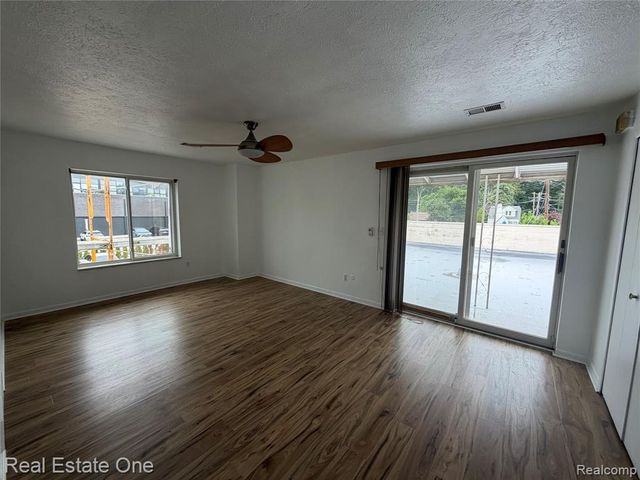243 E 14 Mile Road, Clawson, MI 48017