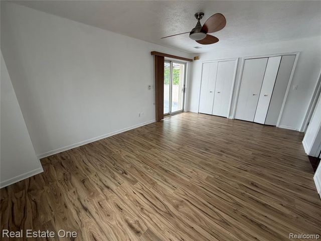 243 E 14 Mile Road, Clawson, MI 48017