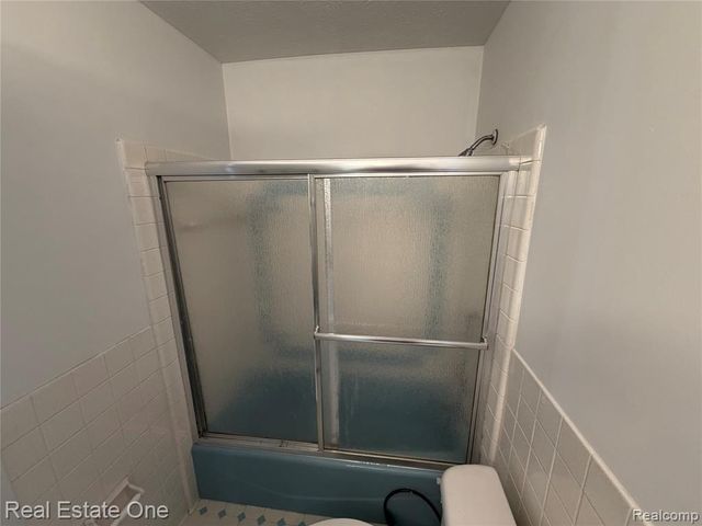243 E 14 Mile Road, Clawson, MI 48017