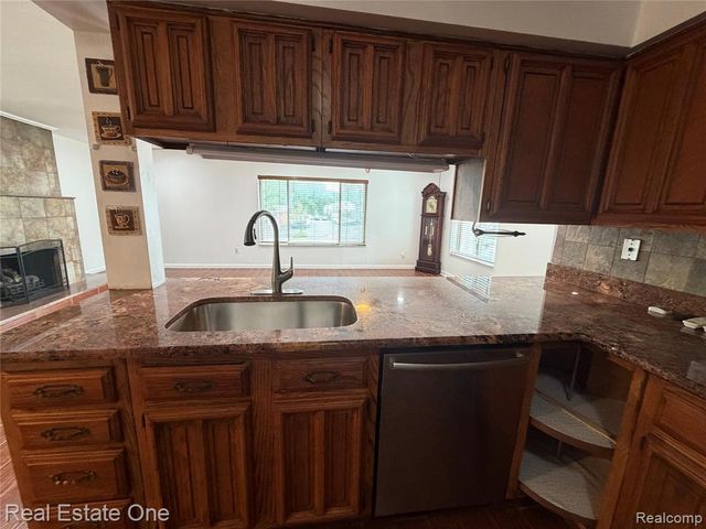 243 E 14 Mile Road, Clawson, MI 48017