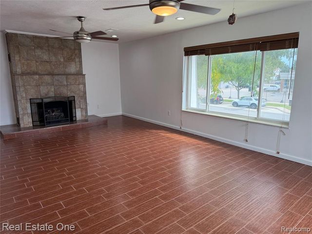 243 E 14 Mile Road, Clawson, MI 48017