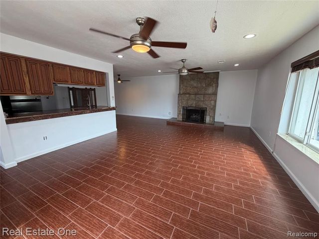243 E 14 Mile Road, Clawson, MI 48017