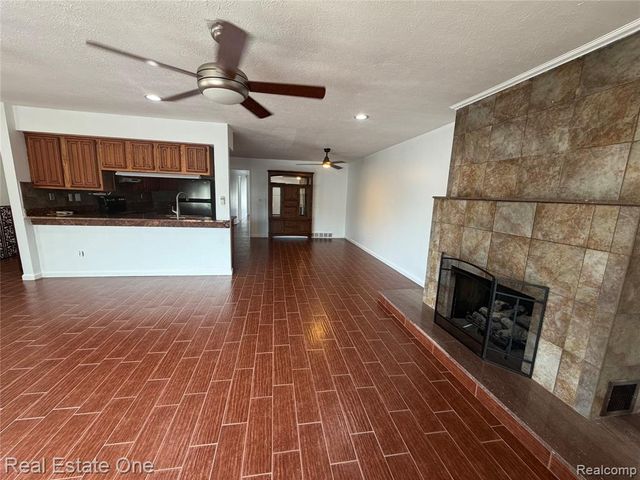 243 E 14 Mile Road, Clawson, MI 48017