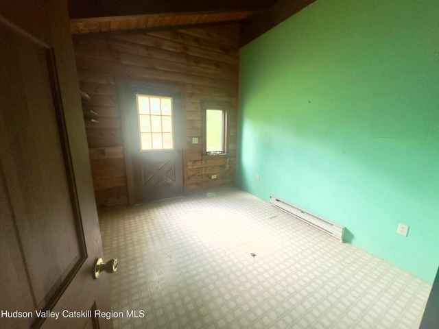 8 Sunset Court, Athens, NY 12015