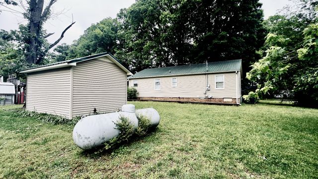 703 Stone Blvd, Tullahoma, TN 37388