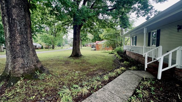 703 Stone Blvd, Tullahoma, TN 37388