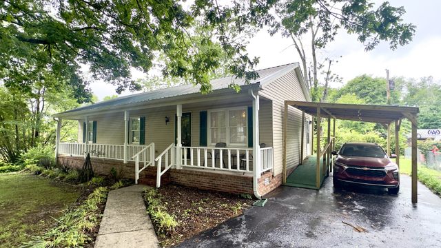 703 Stone Blvd, Tullahoma, TN 37388