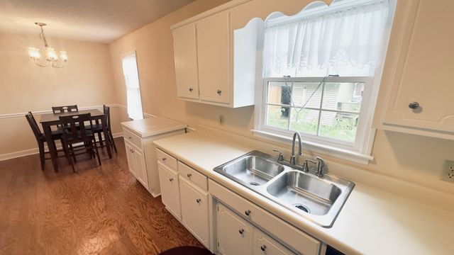703 Stone Blvd, Tullahoma, TN 37388