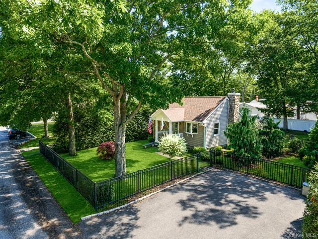 73 Panamoka Trail, Ridge, NY 11961