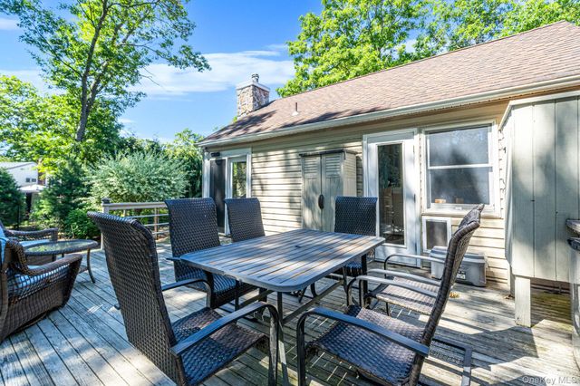 73 Panamoka Trail, Ridge, NY 11961