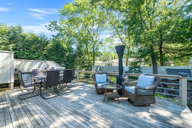 73 Panamoka Trail, Ridge, NY 11961