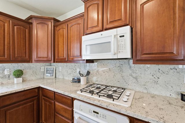 346 Martin, Tulare, CA 93274