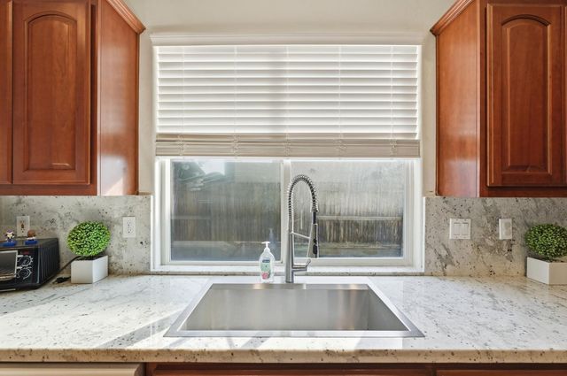 346 Martin, Tulare, CA 93274