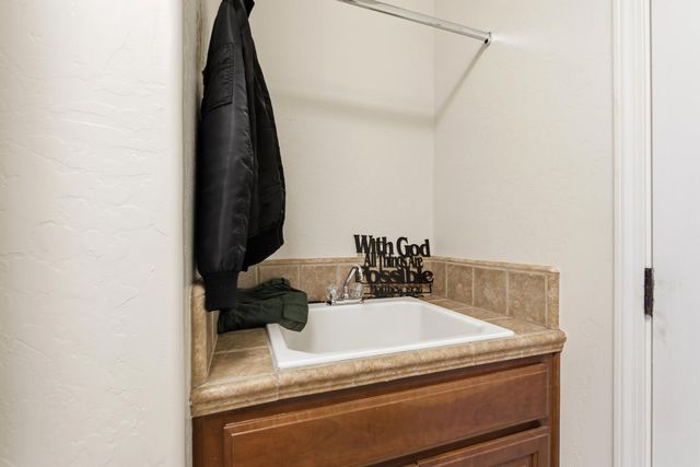 346 Martin, Tulare, CA 93274