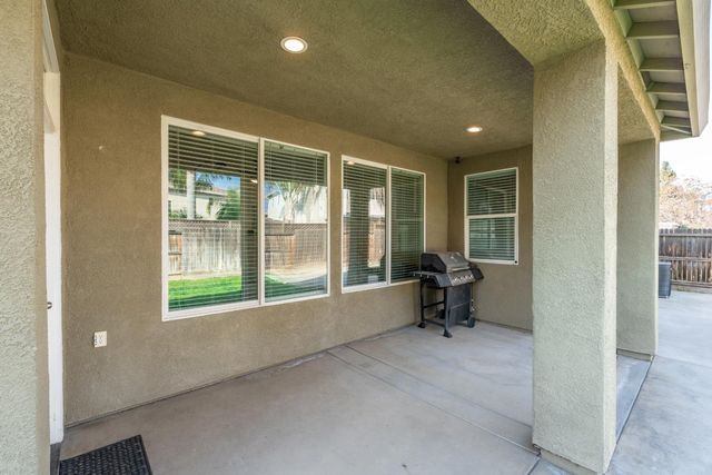 346 Martin, Tulare, CA 93274