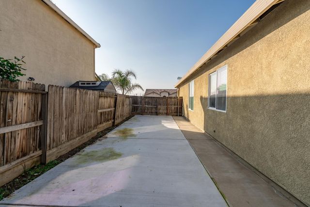 346 Martin, Tulare, CA 93274