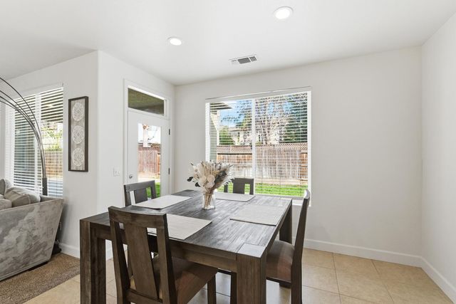 346 Martin, Tulare, CA 93274