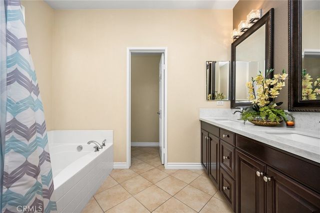 253 E Santa Fe Court, Placentia, CA 92870