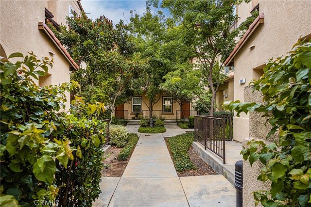 253 E Santa Fe Court, Placentia, CA 92870