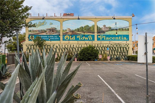 253 E Santa Fe Court, Placentia, CA 92870