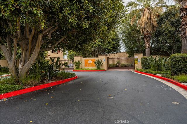 253 E Santa Fe Court, Placentia, CA 92870