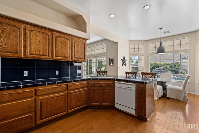 10215 Salisbury Drive, Bakersfield, CA 93311