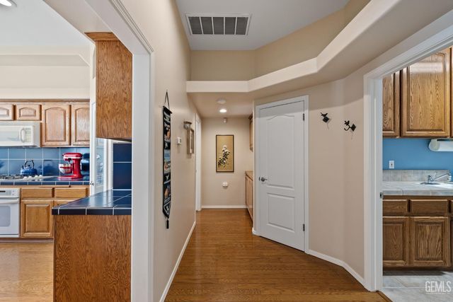 10215 Salisbury Drive, Bakersfield, CA 93311