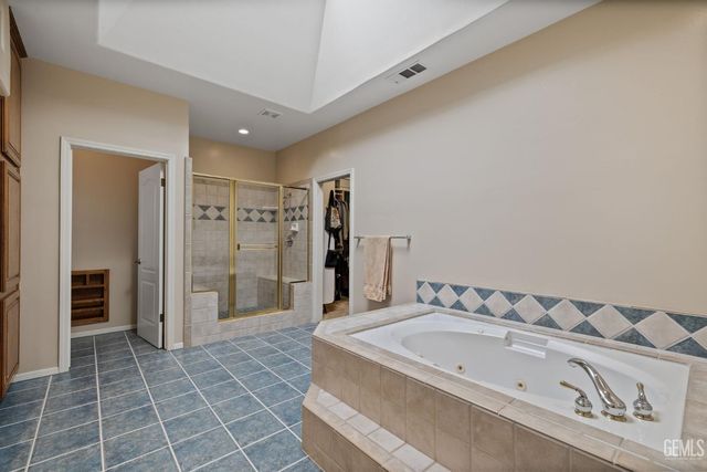 10215 Salisbury Drive, Bakersfield, CA 93311