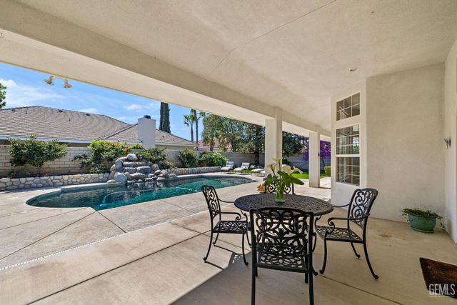 10215 Salisbury Drive, Bakersfield, CA 93311