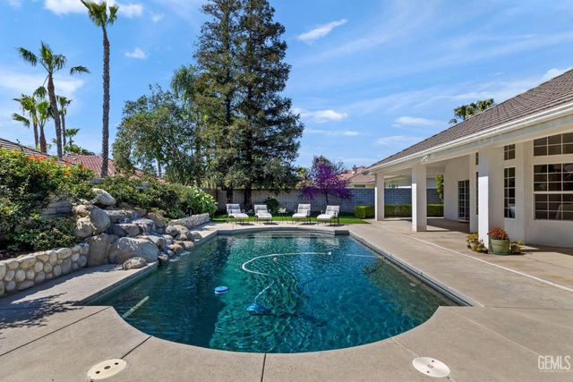 10215 Salisbury Drive, Bakersfield, CA 93311