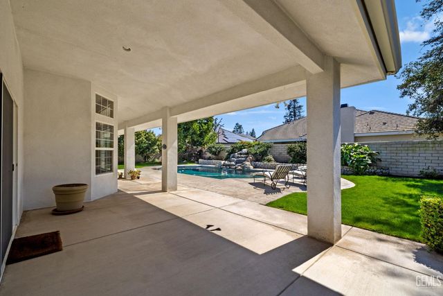 10215 Salisbury Drive, Bakersfield, CA 93311