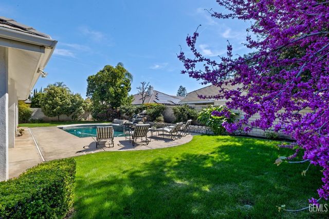 10215 Salisbury Drive, Bakersfield, CA 93311