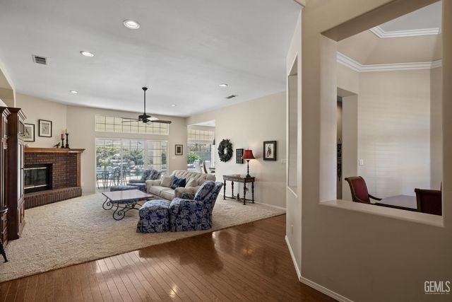 10215 Salisbury Drive, Bakersfield, CA 93311