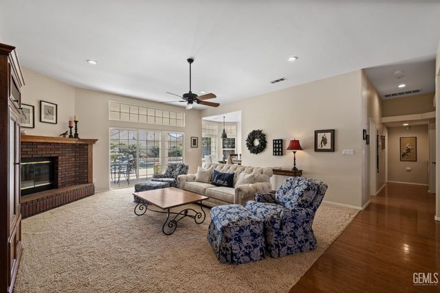 10215 Salisbury Drive, Bakersfield, CA 93311