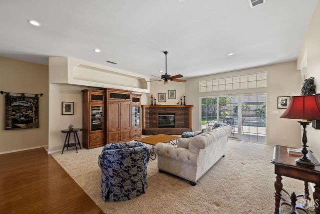 10215 Salisbury Drive, Bakersfield, CA 93311