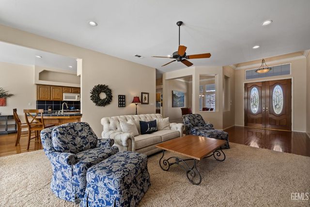 10215 Salisbury Drive, Bakersfield, CA 93311