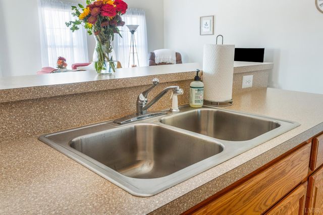 101 Duncraig 208, Lynchburg, VA 24502