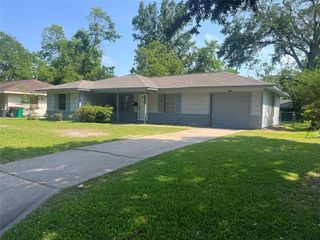 1307 Olive Street, Baytown, TX 77520