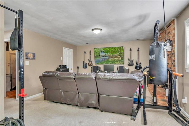 56 Heather LN, Troutville, VA 24175