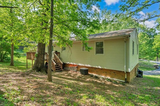 56 Heather LN, Troutville, VA 24175