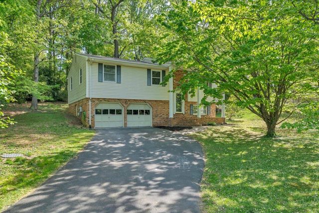 56 Heather LN, Troutville, VA 24175